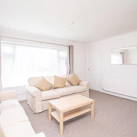 Spacious 5 Bedroom House - Sleeps 7 - 3-Car Driveway - Work - Leisure Wolverhampton Exterior photo